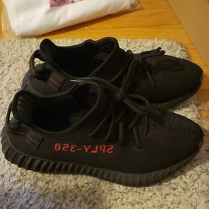 Used Yeezy Adidas Boost bred Size 8.5